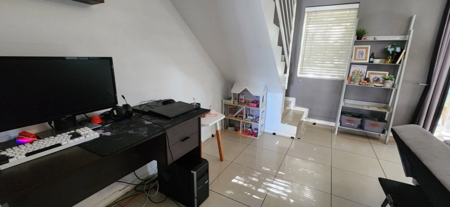 2 Bedroom Property for Sale in Wynberg Western Cape